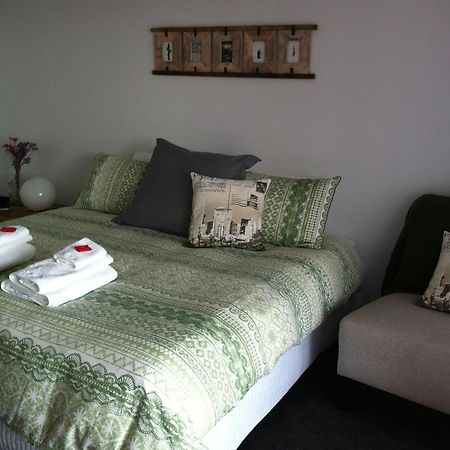 Corinella On The Esplanade Bed & Breakfast ภายนอก รูปภาพ