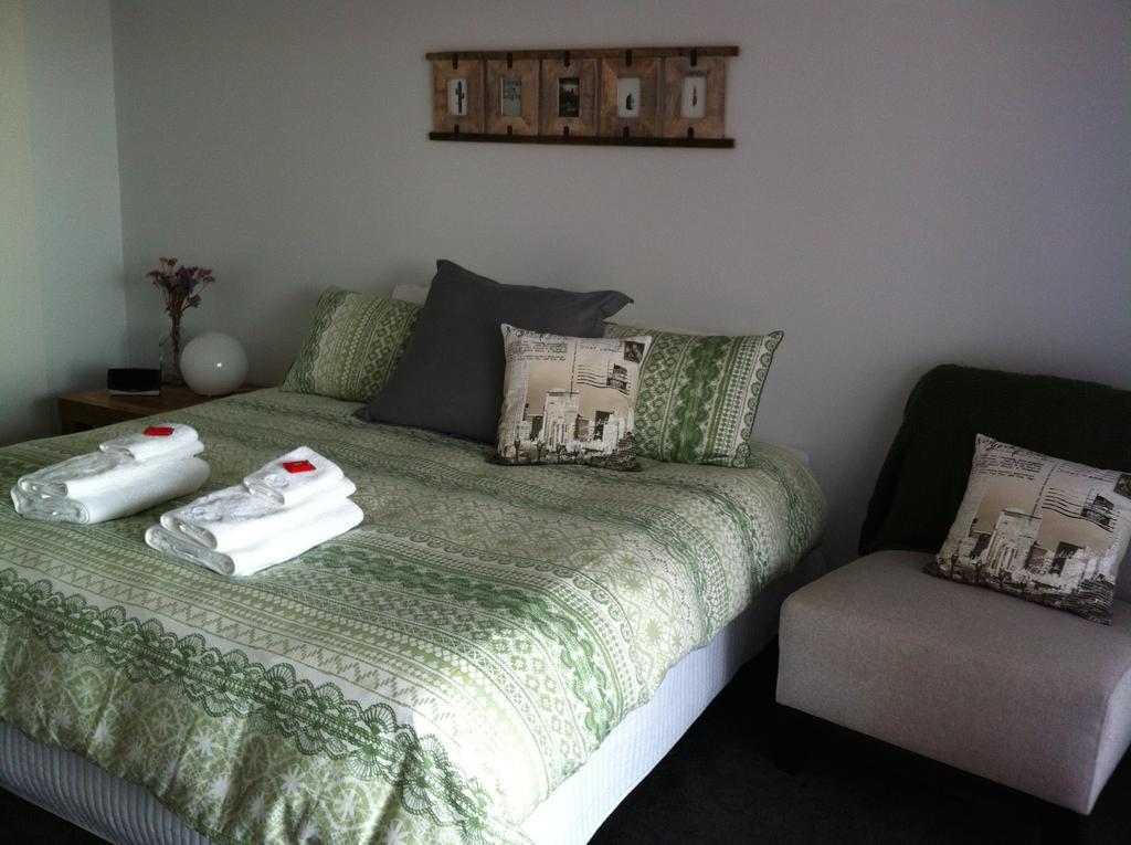 Corinella On The Esplanade Bed & Breakfast ภายนอก รูปภาพ