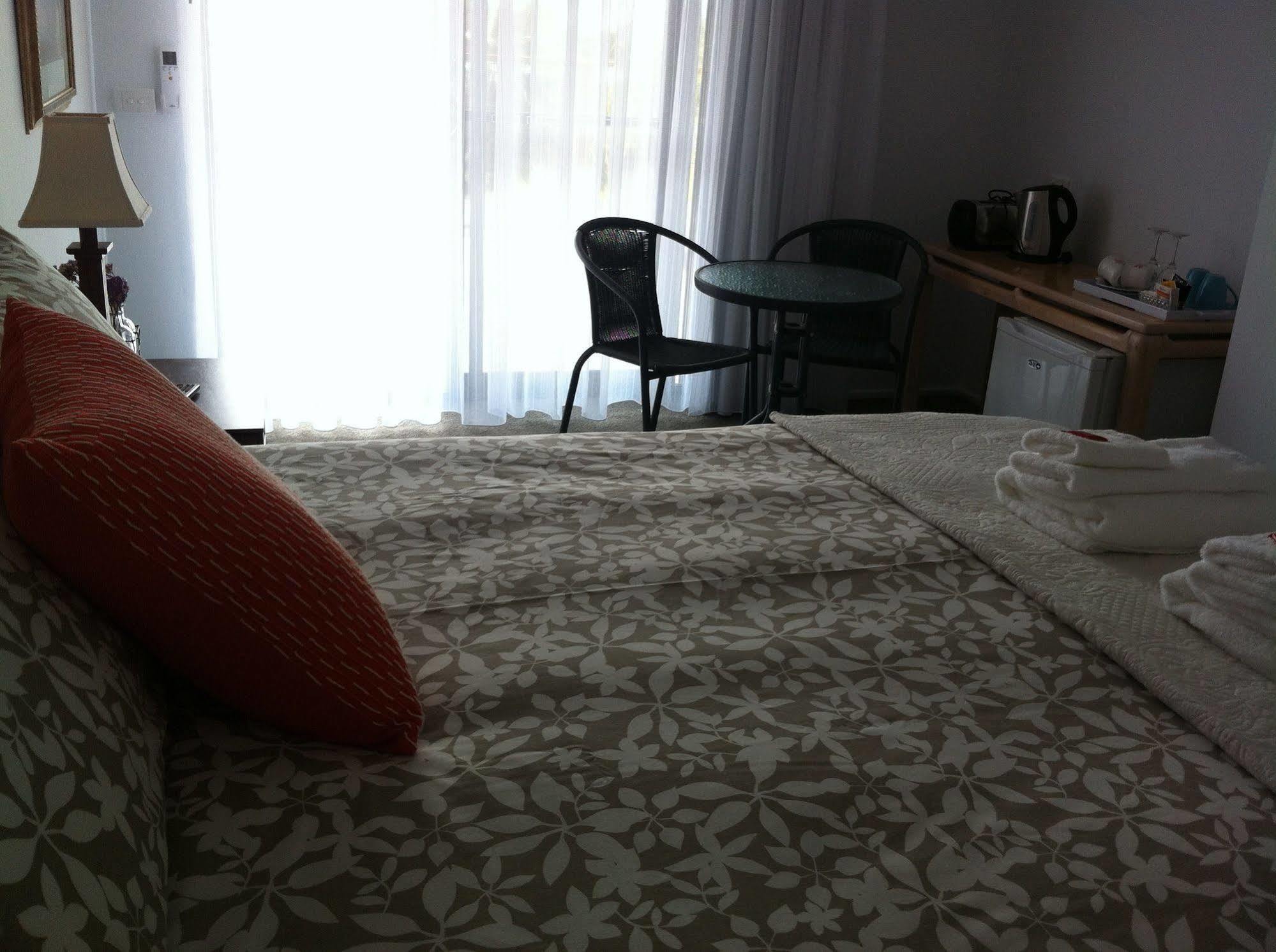 Corinella On The Esplanade Bed & Breakfast ภายนอก รูปภาพ