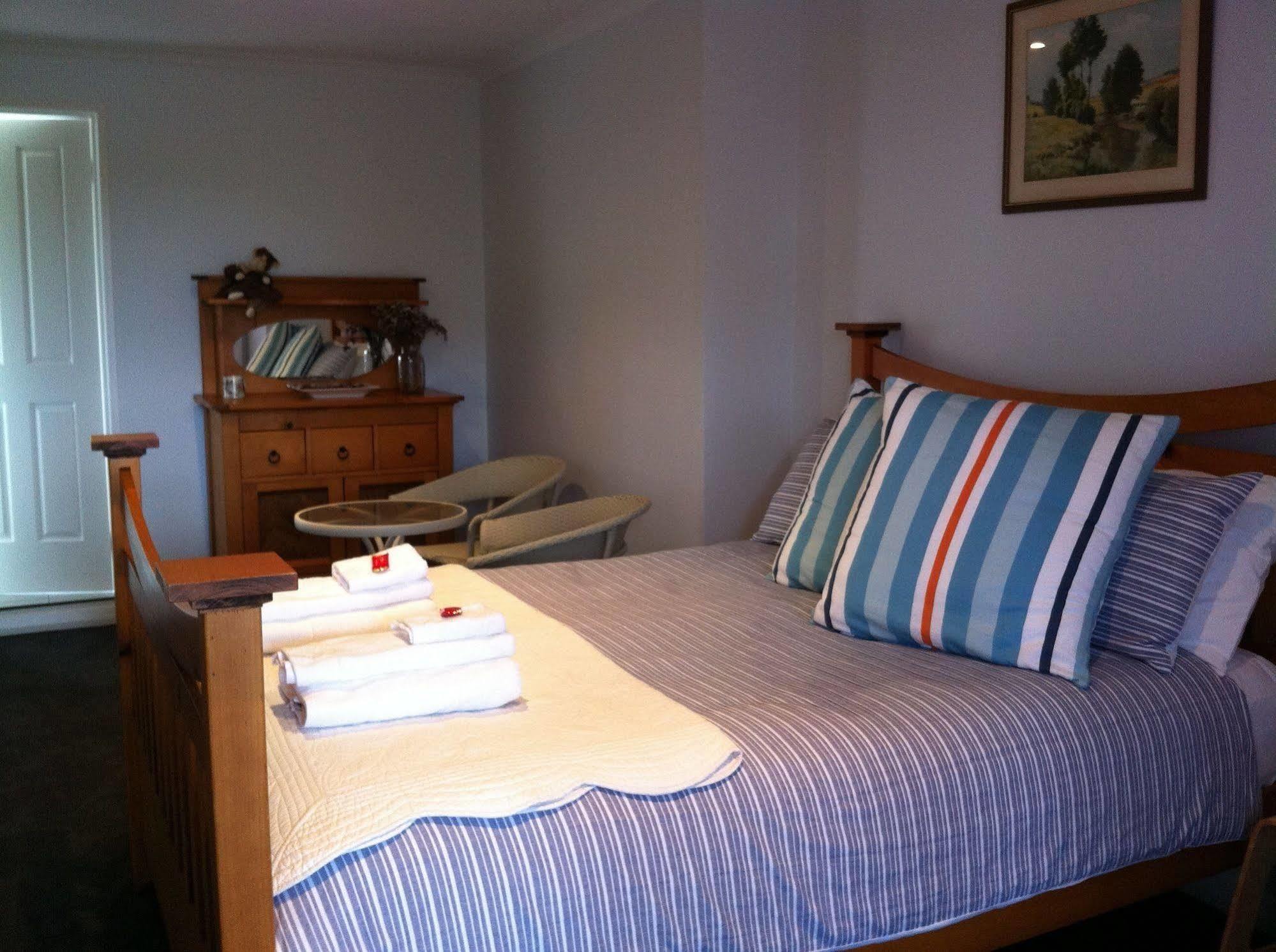 Corinella On The Esplanade Bed & Breakfast ภายนอก รูปภาพ